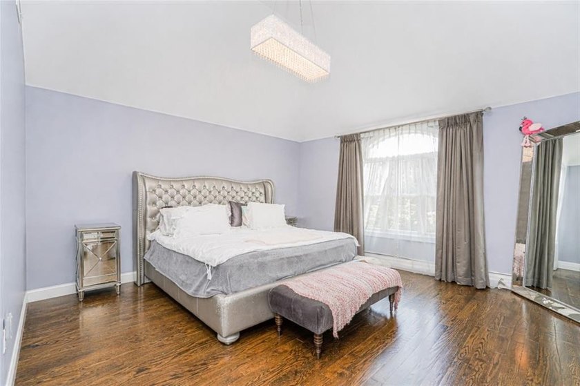 Stunning Southeast Annandale Two-Family Home on Private - photo 19