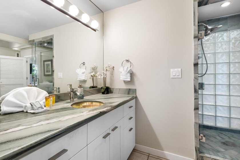 Discover the perfect blend of space, comfort, and island living - photo 33