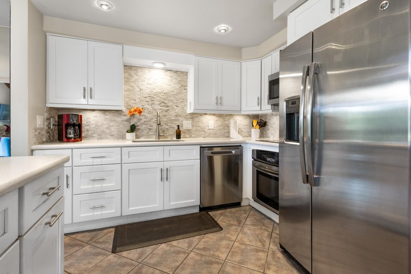Discover the perfect blend of space, comfort, and island living - photo 40
