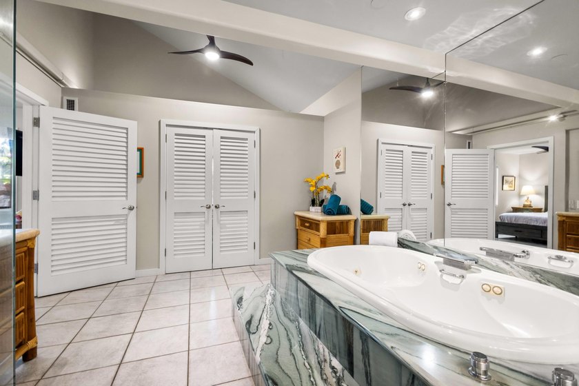 Discover the perfect blend of space, comfort, and island living - photo 41