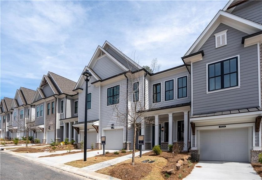 HOME OF THE MONTH!! Last CASCADE floor plan in the entire - photo 3