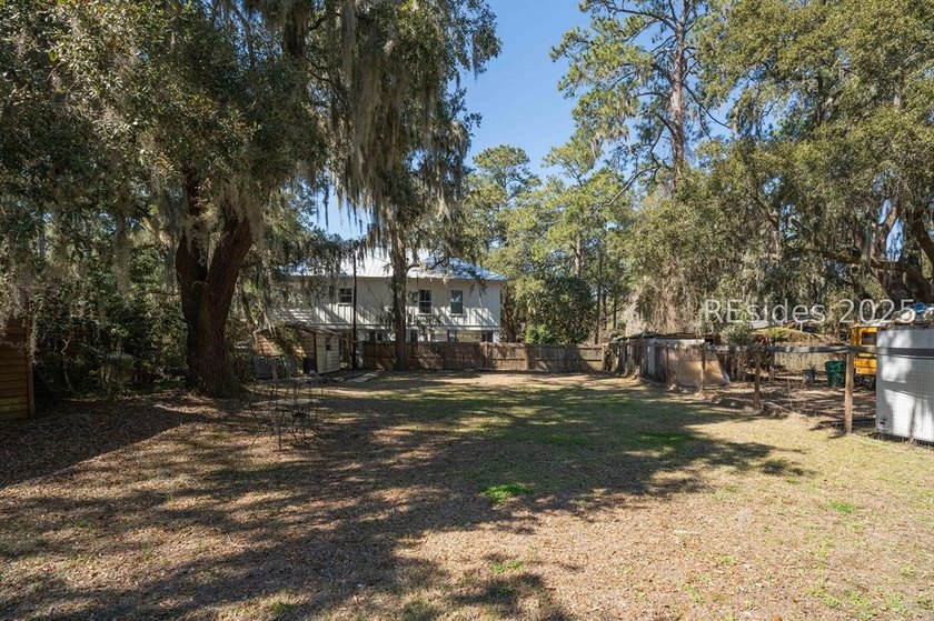 Build your dream home! Great opportunity to live in one of the - photo 2
