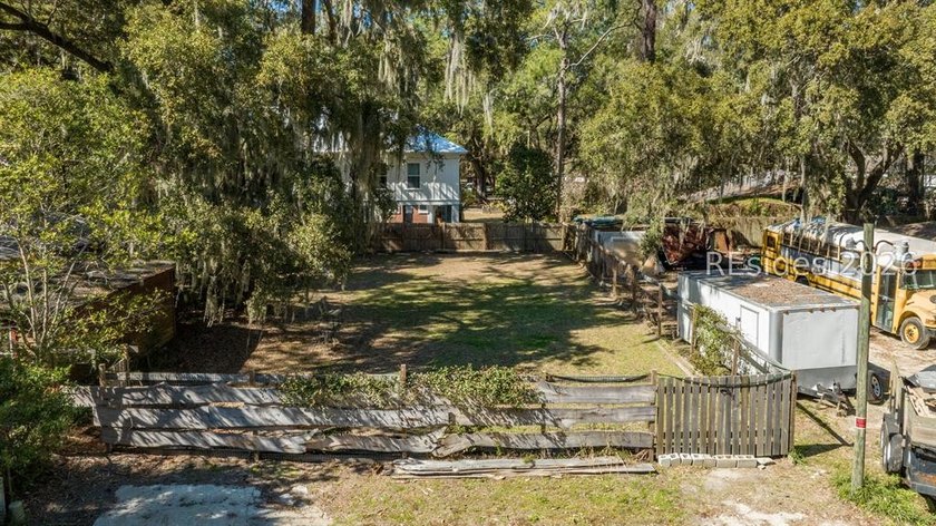 Build your dream home! Great opportunity to live in one of the - photo 7