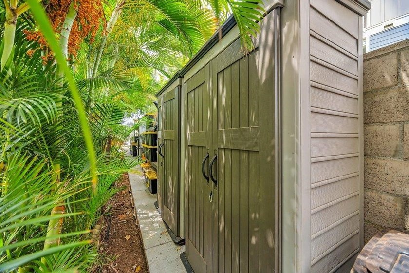 Originally constructed as the neighborhood developer's custom - photo 46