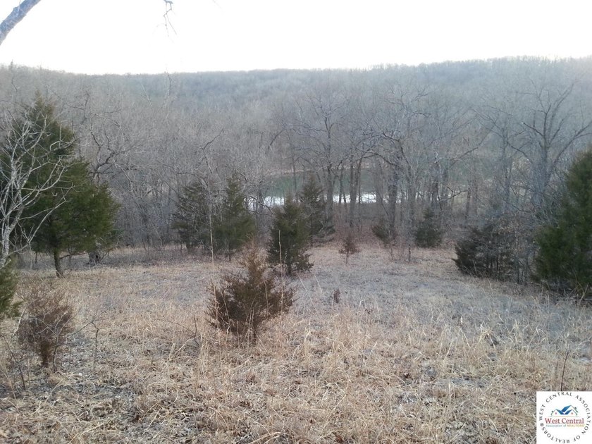 A wonderful and unique 6.3 acres of land with privacy and - photo 5