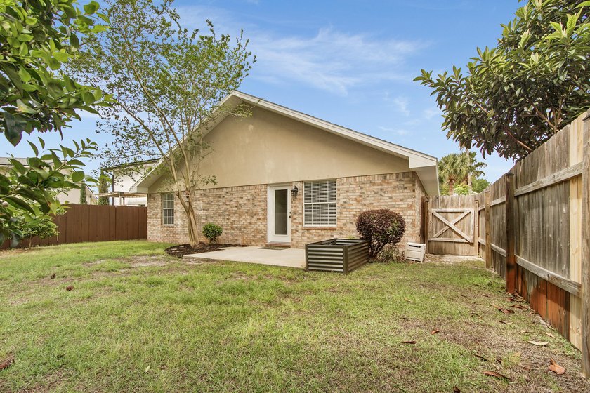Welcome home! Located in the gated community of Emerald Lakes in - photo 30