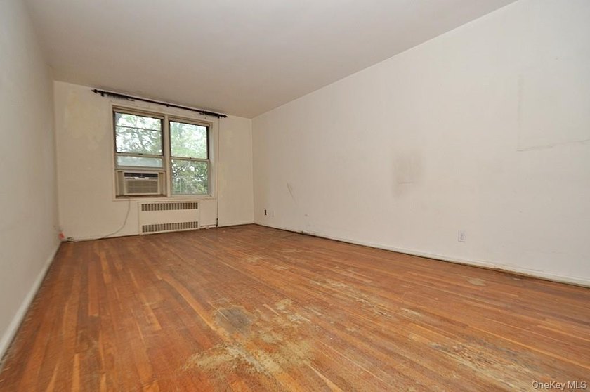 Great opportunity to own a two-bedroom co-op in sought-after - photo 6