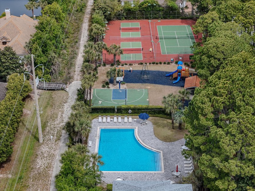 Welcome home! Located in the gated community of Emerald Lakes in - photo 45