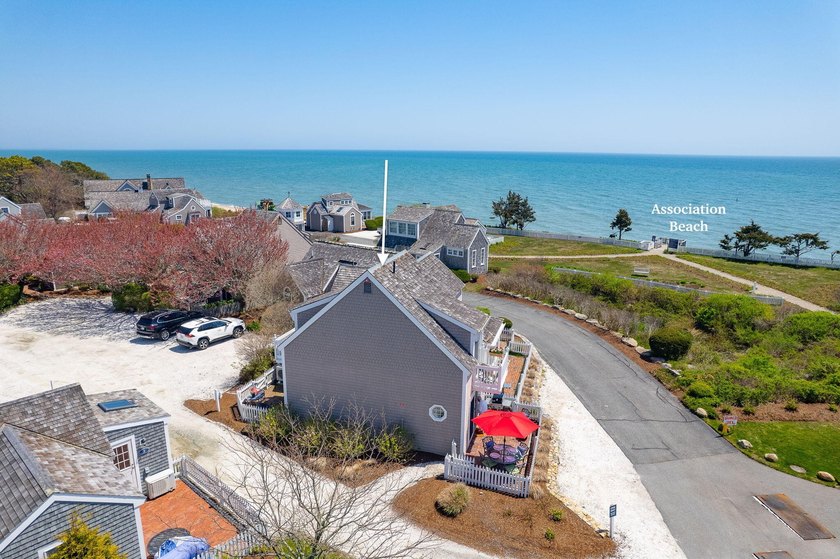 Best of the best views! Rare opportunity to own this beautifully - photo 3