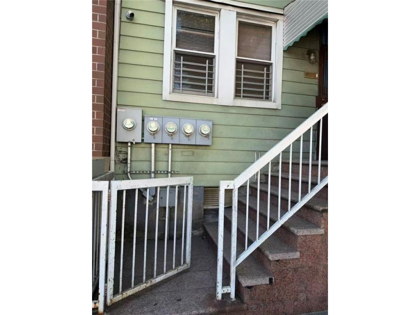 Great Opportunity to own this 4 Family House in the Heart of - photo 3