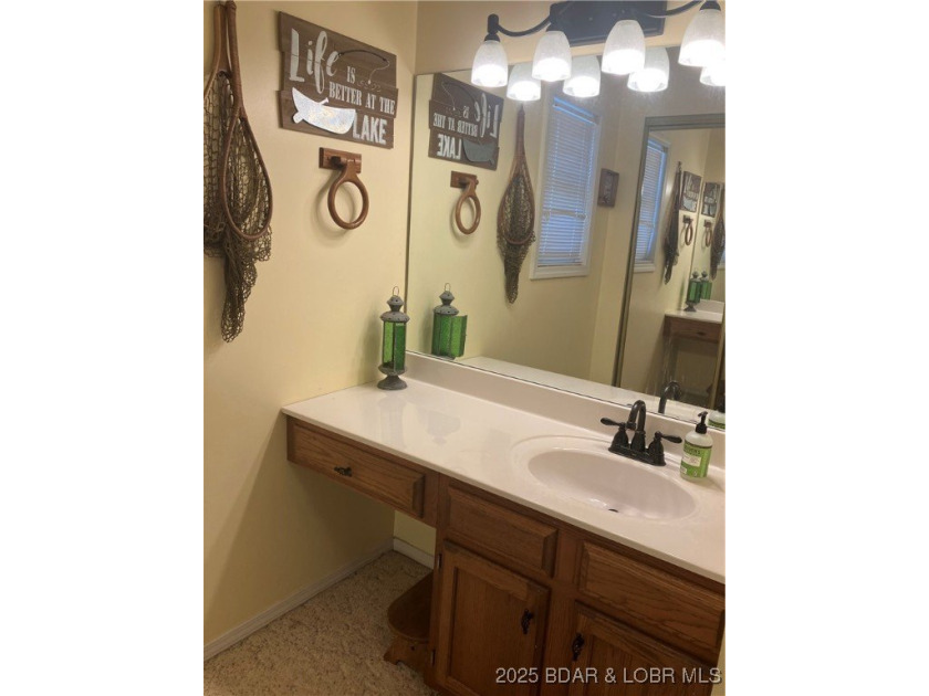 > A wall of windows and vaulted ceilings. Main level living! Big - photo 34