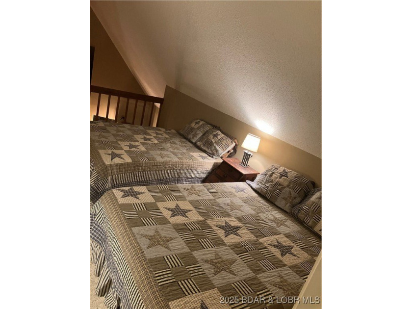 > A wall of windows and vaulted ceilings. Main level living! Big - photo 49