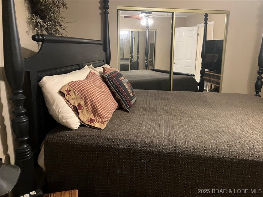 > A wall of windows and vaulted ceilings. Main level living! Big - photo 59