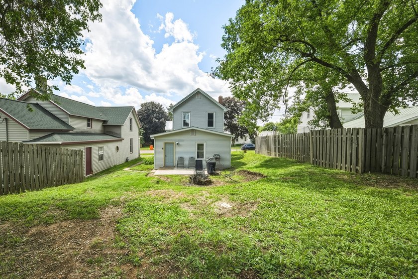 Affordable opportunity in a convenient Chippewa Falls location! - photo 5