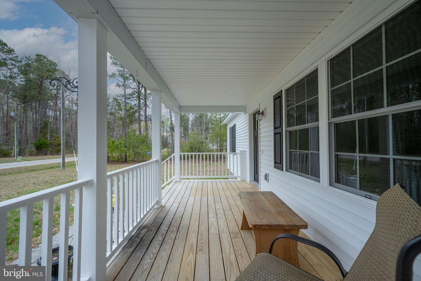 WATER ACCESS WITHIN STEPS WITH BOAT RAMP &amp; DOCK!!! !!!! Nestled - photo 6