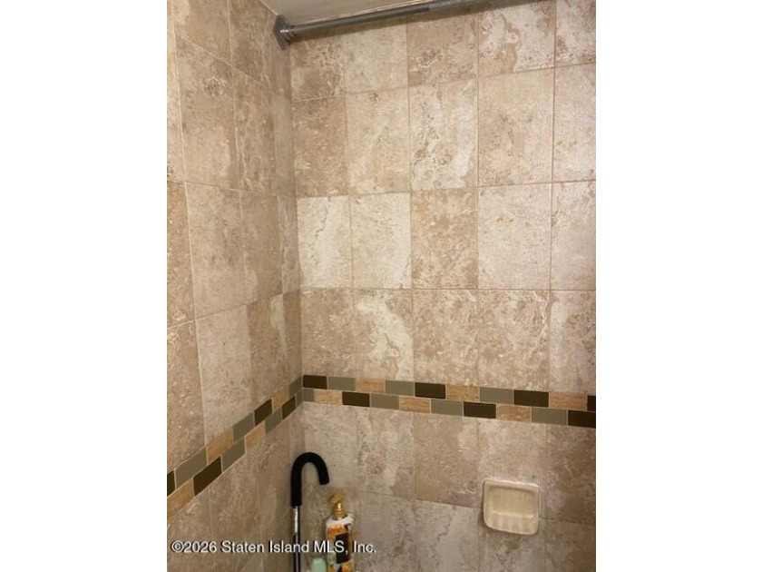 Unique opportunity to own a 1st Floor, 1 bedroom co-op in the - photo 5
