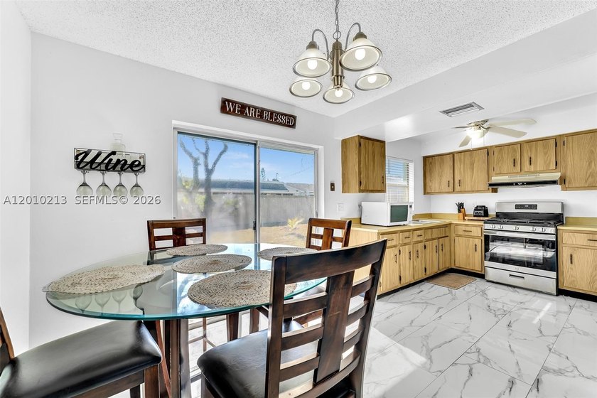 Ready for occupancy after closing, beautiful well taken care - photo 11