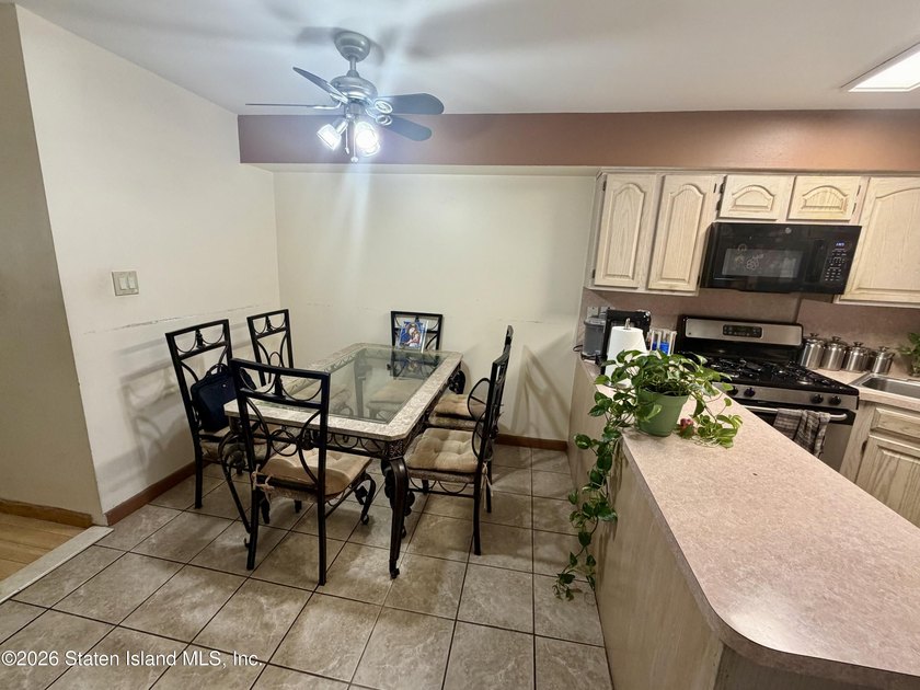 Affordable large townhome with Small HOA, 3 bedrooms, 2 - photo 6