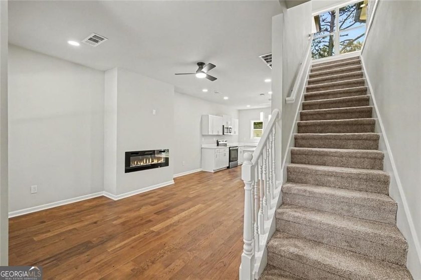 Brand new construction in great lake front development, Crystal - photo 10