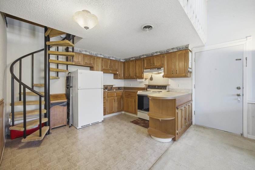 Welcome to Sterling Village, where affordability meets coastal - photo 9