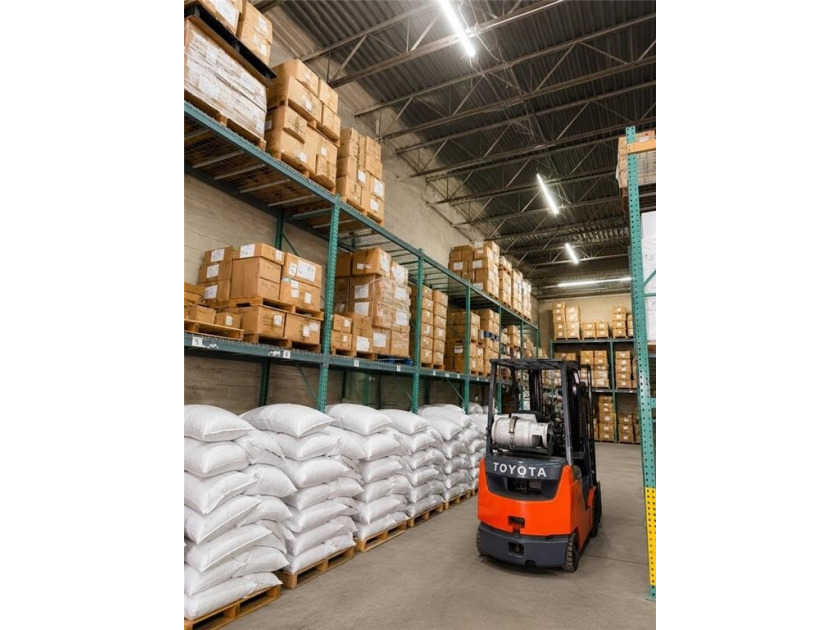 A rare opportunity to own a spacious warehouse in a highly - photo 5