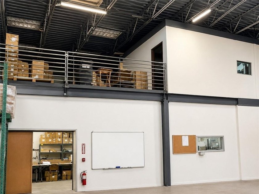 A rare opportunity to own a spacious warehouse in a highly - photo 7