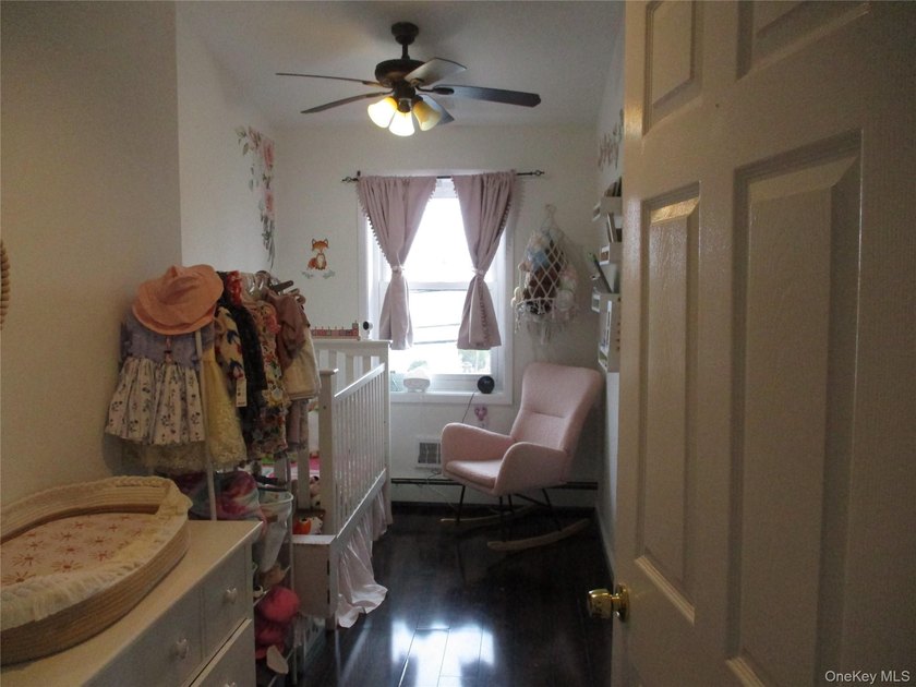 A stunning, fully renovated, move-in-ready raised Colonial on a - photo 17