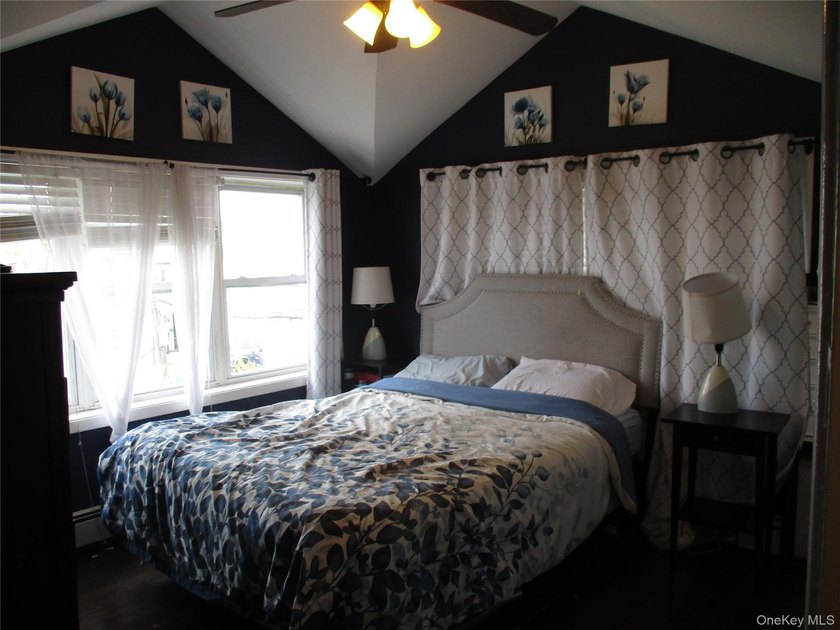 A stunning, fully renovated, move-in-ready raised Colonial on a - photo 19