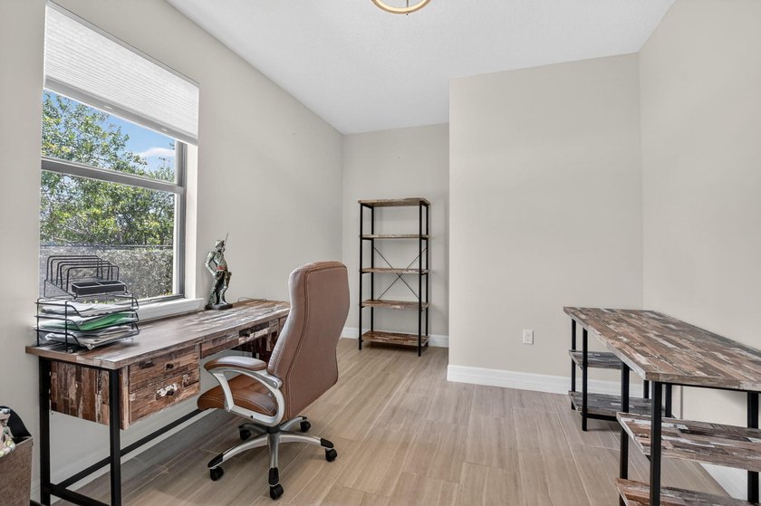 Best unit in Boca Flores! This beautifully upgraded 2-bedroom - photo 24