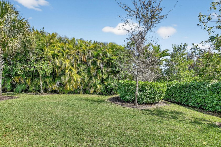 Best unit in Boca Flores! This beautifully upgraded 2-bedroom - photo 37