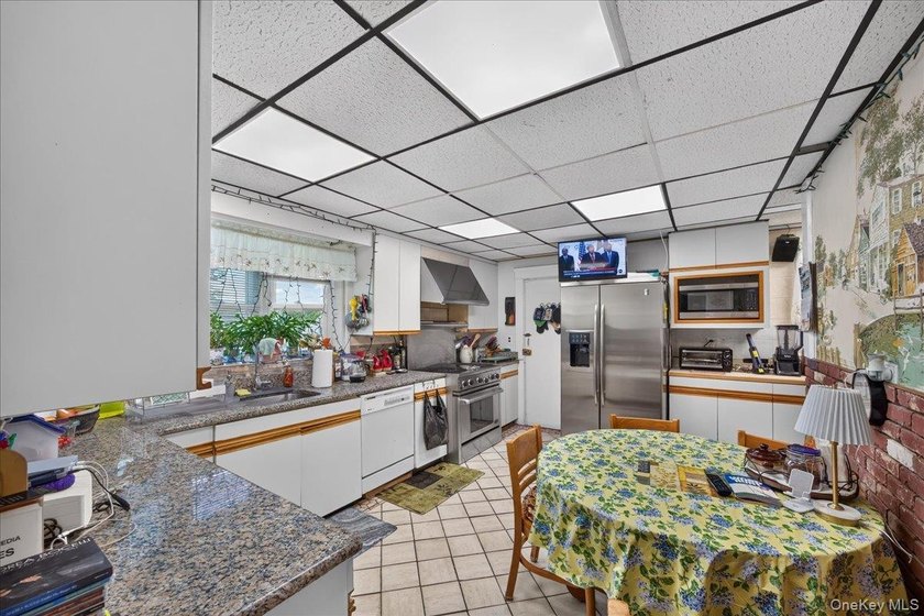 Welcome to 77 Irving Place in New Rochelle. This charming - photo 7