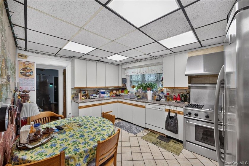 Welcome to 77 Irving Place in New Rochelle. This charming - photo 8