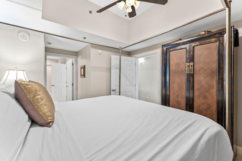 Private Rooftop! Experience breathtaking views of the Emerald - photo 11