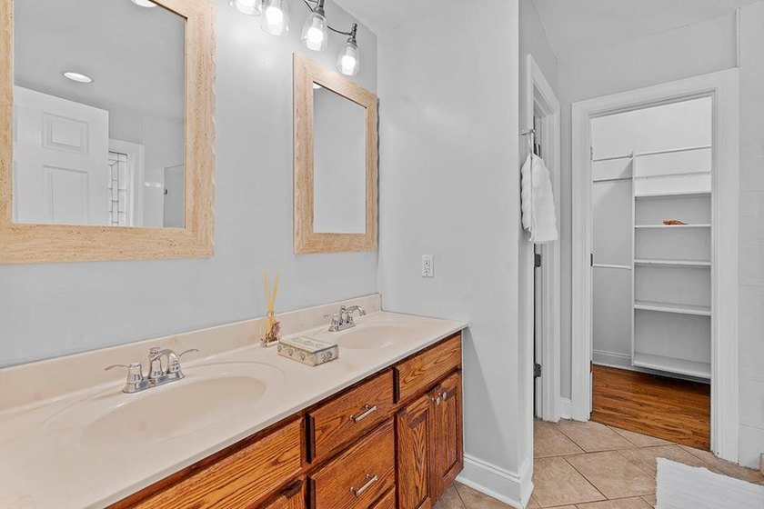 Finding a home on Lake Greenwood that offers both expansive big - photo 12