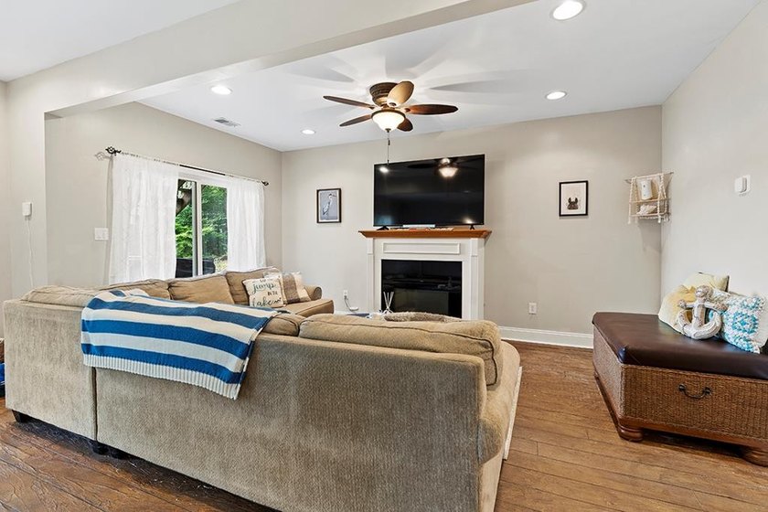 Finding a home on Lake Greenwood that offers both expansive big - photo 17