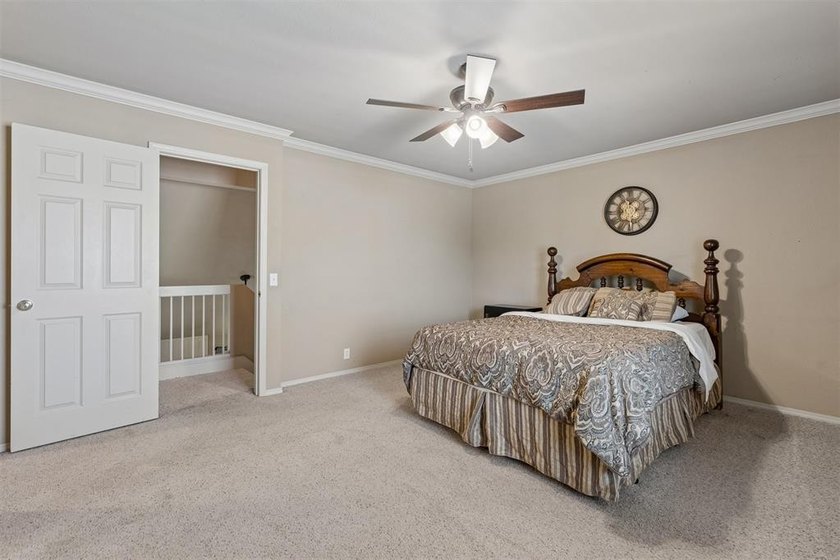 Welcome to this charming two-story townhome offering comfortable - photo 22