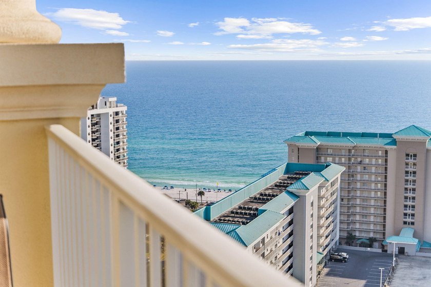 Private Rooftop! Experience breathtaking views of the Emerald - photo 23
