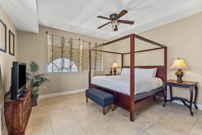 Private Rooftop! Experience breathtaking views of the Emerald - photo 25