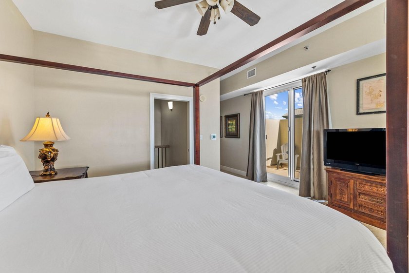 Private Rooftop! Experience breathtaking views of the Emerald - photo 26
