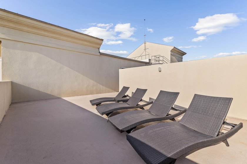 Private Rooftop! Experience breathtaking views of the Emerald - photo 34