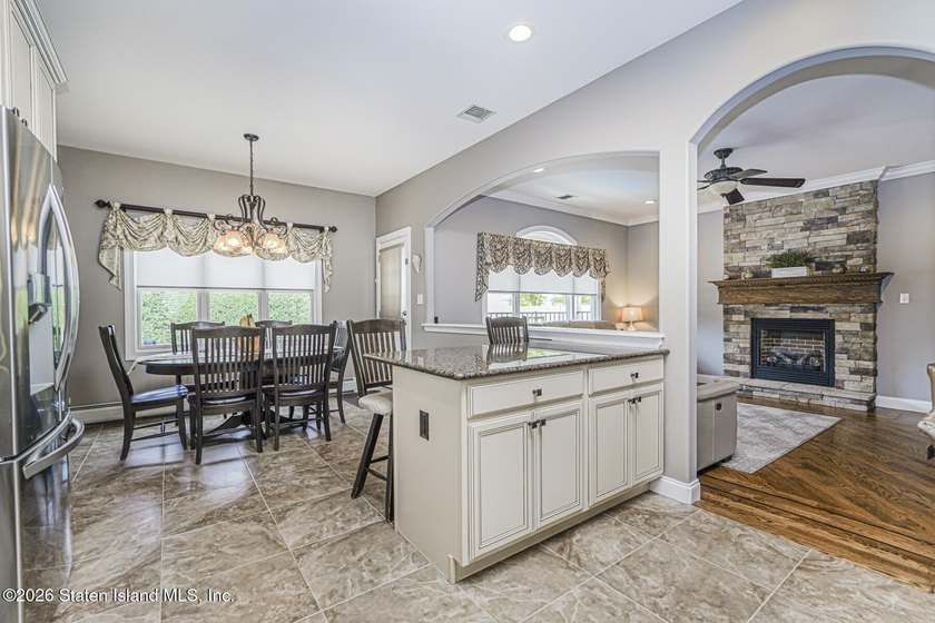 Welcome to 86 West Castor Place, a truly exceptional - photo 10
