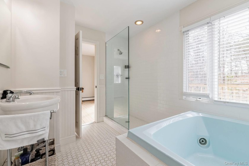 Discover an exceptional offering in the Hamptons-this - photo 16