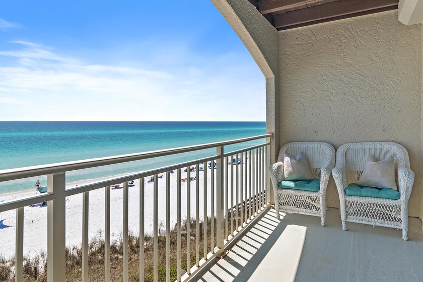 Prominently positioned to showcase the stunning views of - photo 6