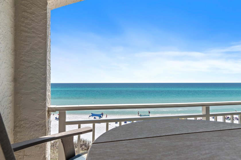 Prominently positioned to showcase the stunning views of - photo 7