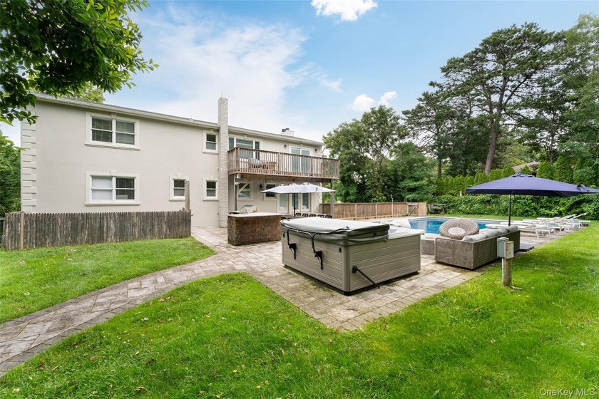 Discover an exceptional offering in the Hamptons-this - photo 47