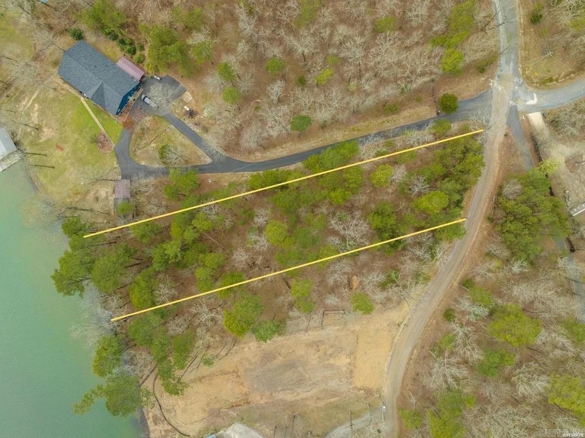 Great buildable lot directly on Lake Hamilton. Water and - photo 9