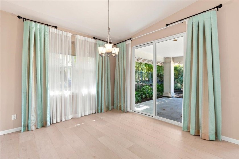 Prestigious Moana Estates Single-Level Gem. This beautifully - photo 11