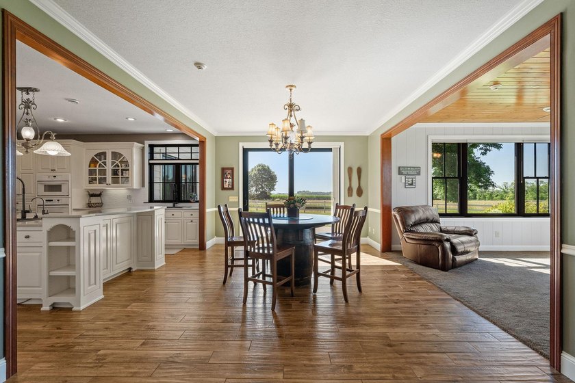 Exceptional 20-acre estate with thousands of feet of shoreline - photo 11