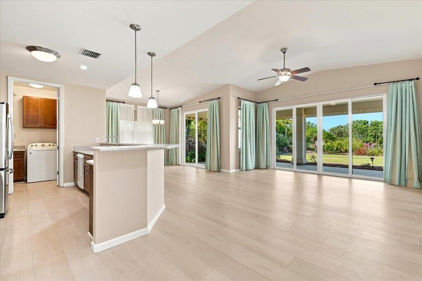 Prestigious Moana Estates Single-Level Gem. This beautifully - photo 14