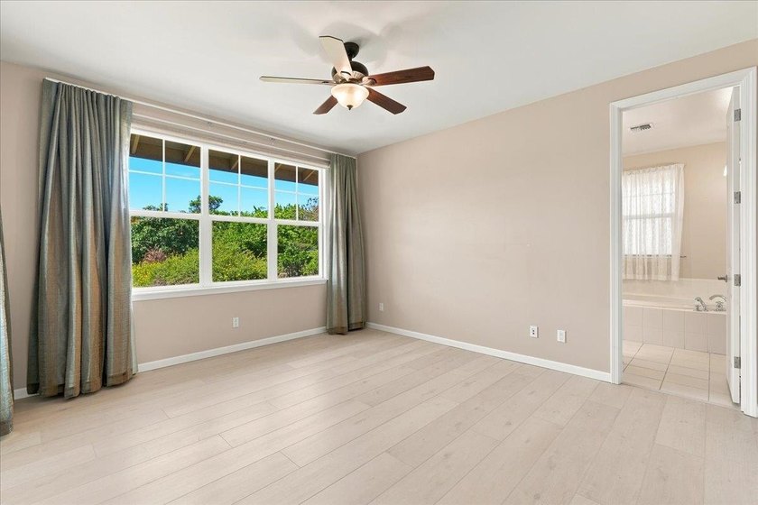 Prestigious Moana Estates Single-Level Gem. This beautifully - photo 33